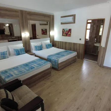 Oscar Boutique Gazde/Camere de închiriat Antalya
